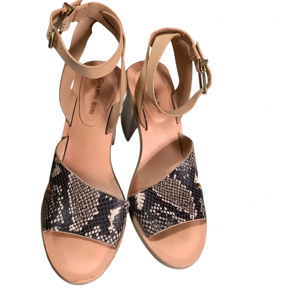 Gianni Bini Marilane snake print block heel sandal women’s shoe size 7.5